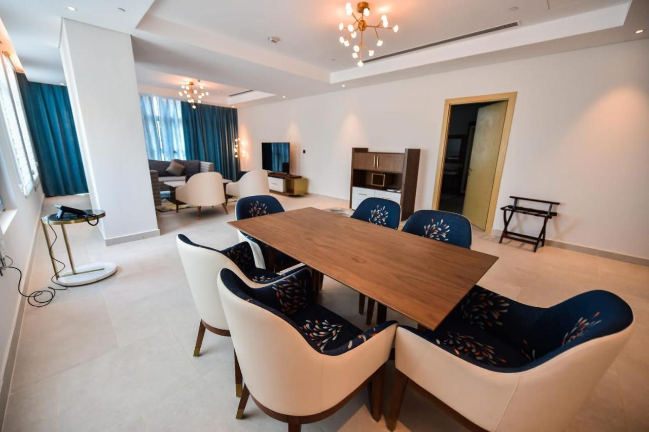 Waterfront Hotel Apartment Lusail Εξωτερικό φωτογραφία A suite at the hotel