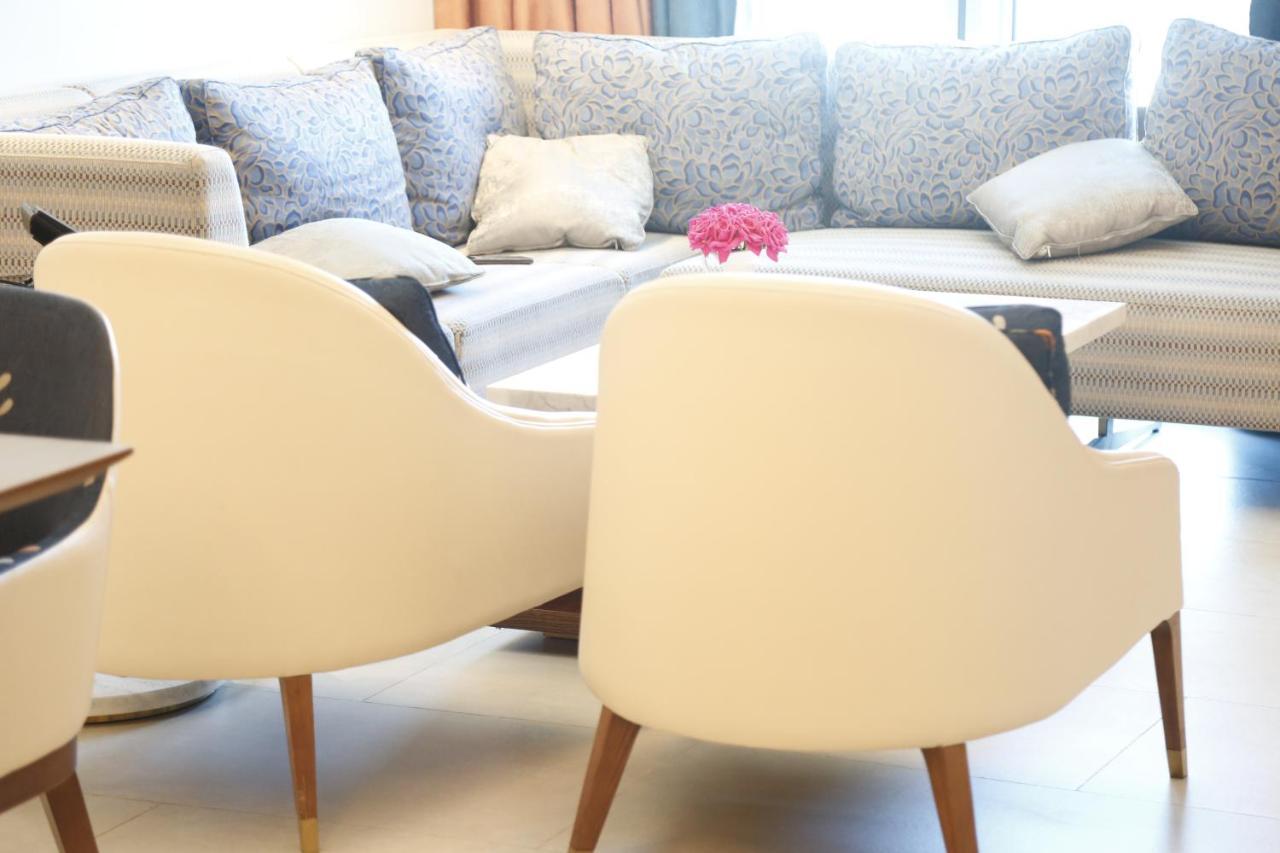 Waterfront Hotel Apartment Lusail Εξωτερικό φωτογραφία The interior of a suite at the hotel