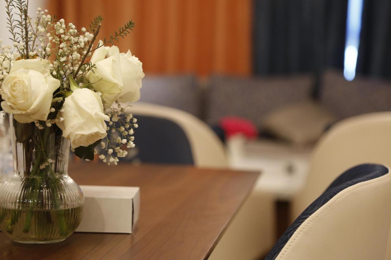 Waterfront Hotel Apartment Lusail Εξωτερικό φωτογραφία The interior of the hotel