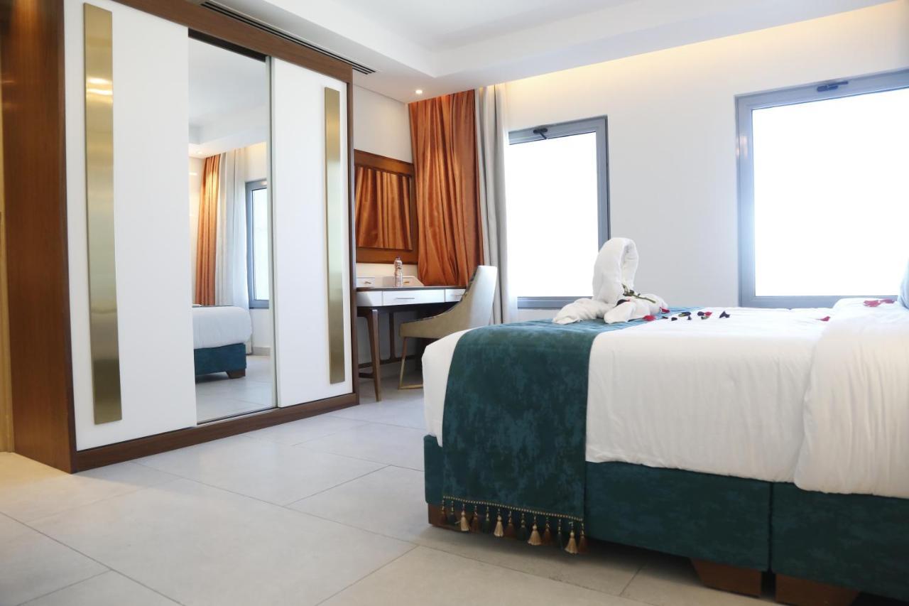 Waterfront Hotel Apartment Lusail Εξωτερικό φωτογραφία A bedroom at the hotel